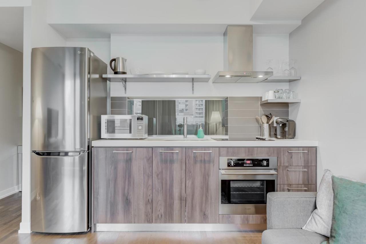 Noel Suites - Fashion District * Toronto