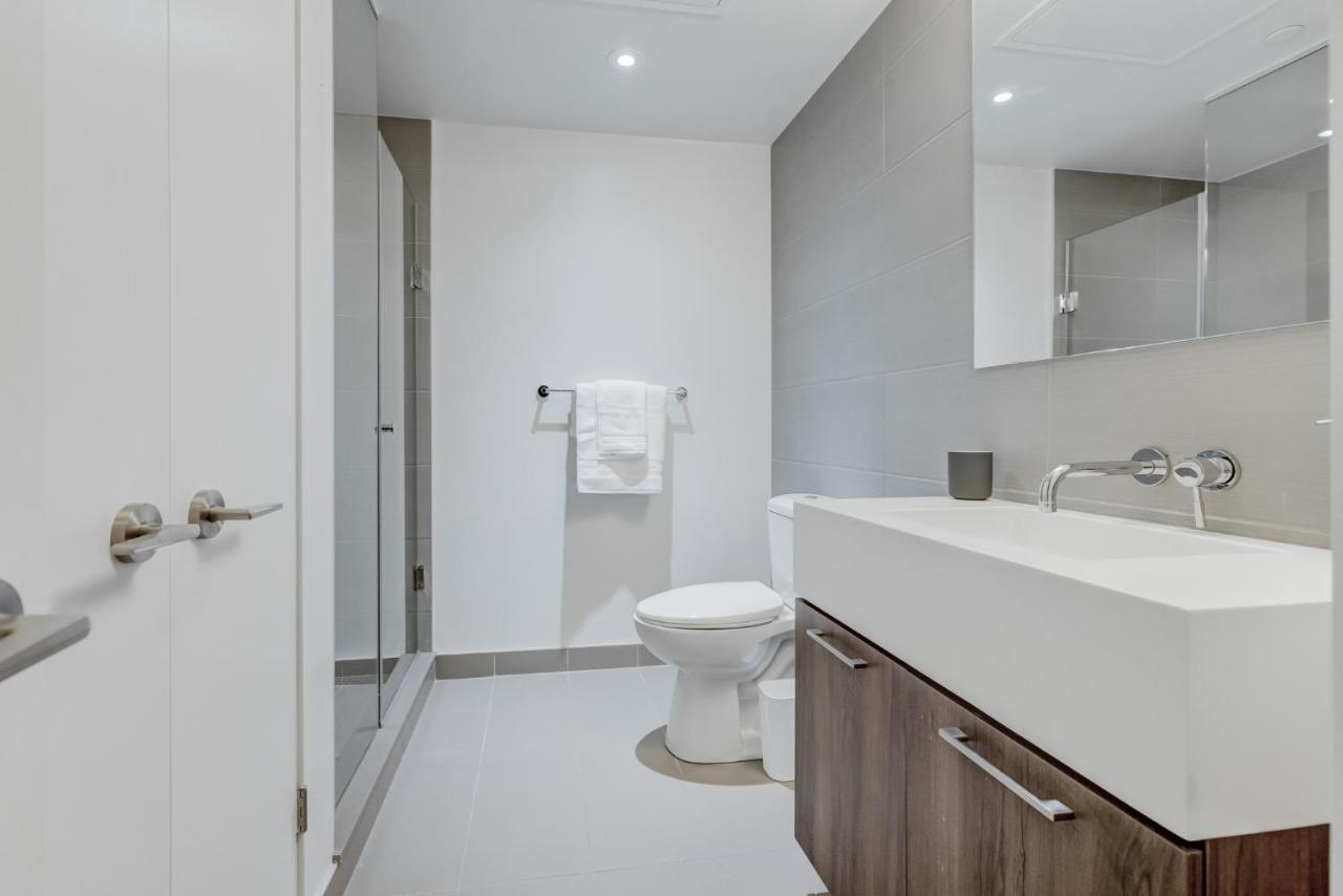 Noel Suites - Fashion District * Toronto
