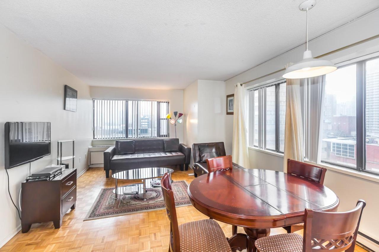 Apartment Toronto Furnished Living-Gerard *