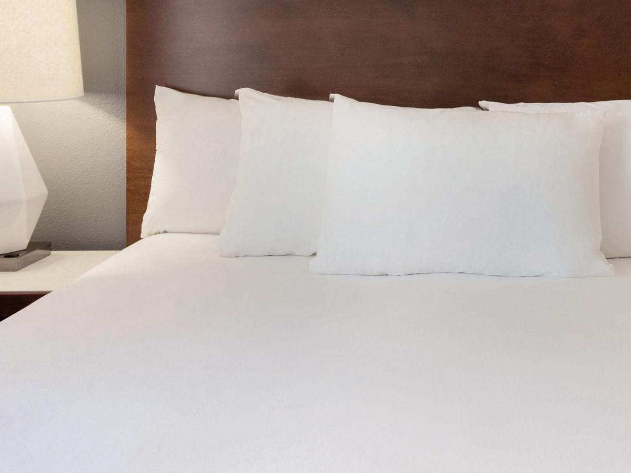 Hotel Radisson East 3*