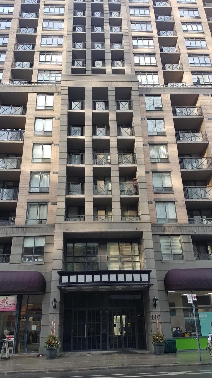 Apartment Luxury Accommodations - University Plaza
