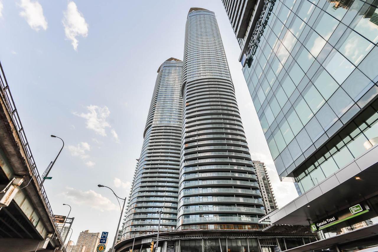 Condo Downtown, Cn Tower, Financial District