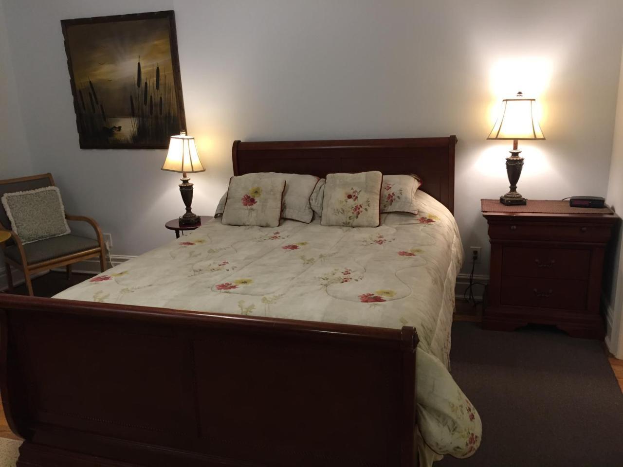 Bed & Breakfast Clinton And Bloor By Elevate Toronto