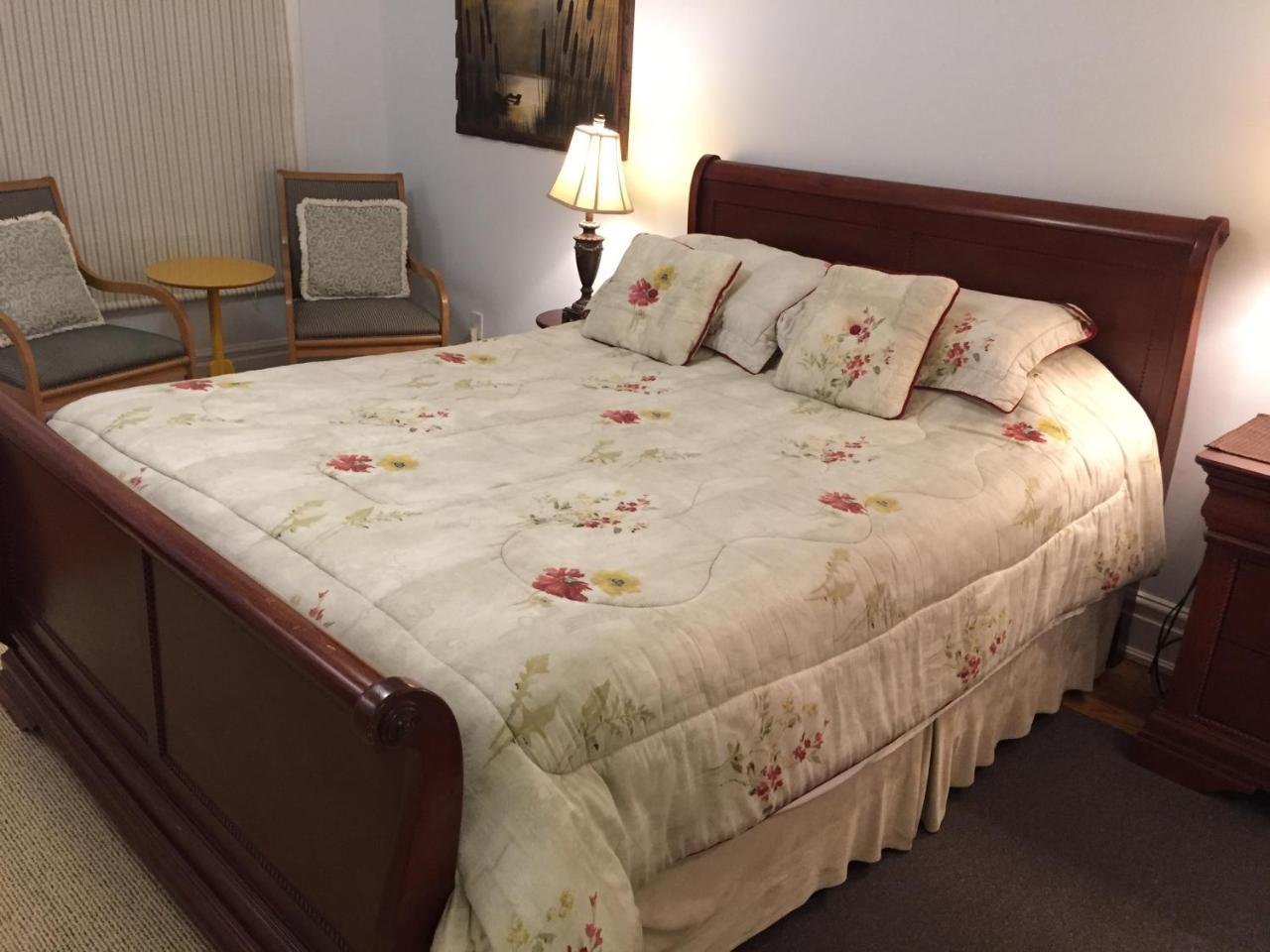 Bed & Breakfast Clinton And Bloor By Elevate Toronto