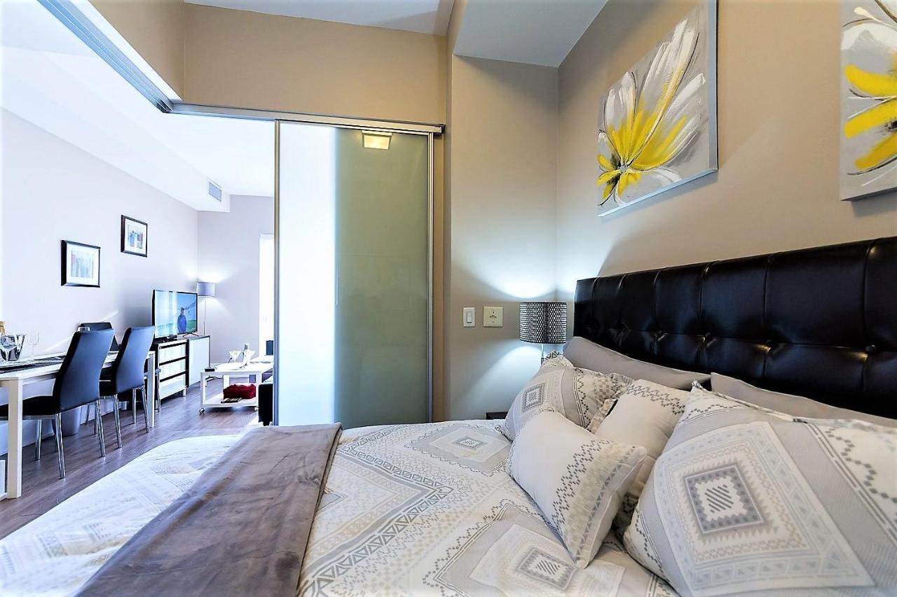 Apartment Upscale At Cn Tower, Metro Convention & Rogers Centre *