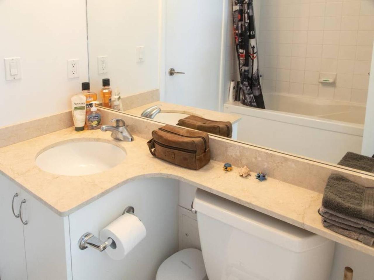 Apartment Modern 2 Bedroom With Cn Tower Views