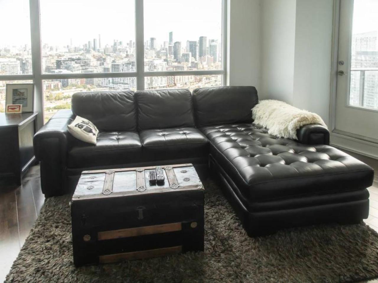 Modern 2 Bedroom With Cn Tower Views Apartment *