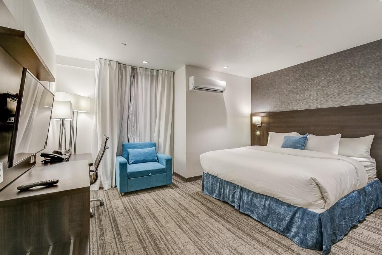 Hotel Est Toronto