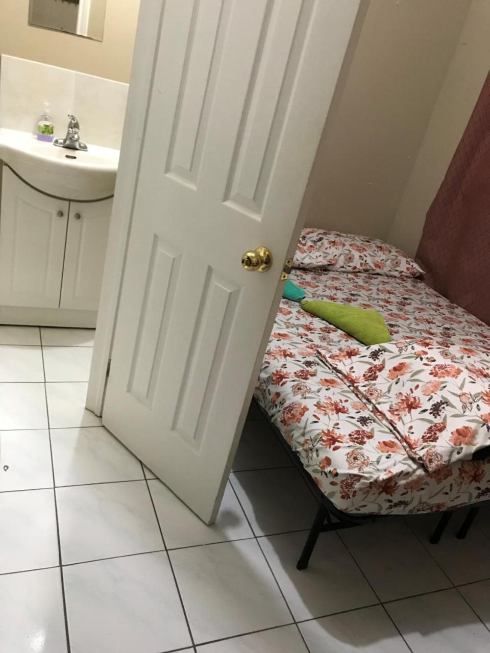 Monthly Apartment-elizabeth * Toronto