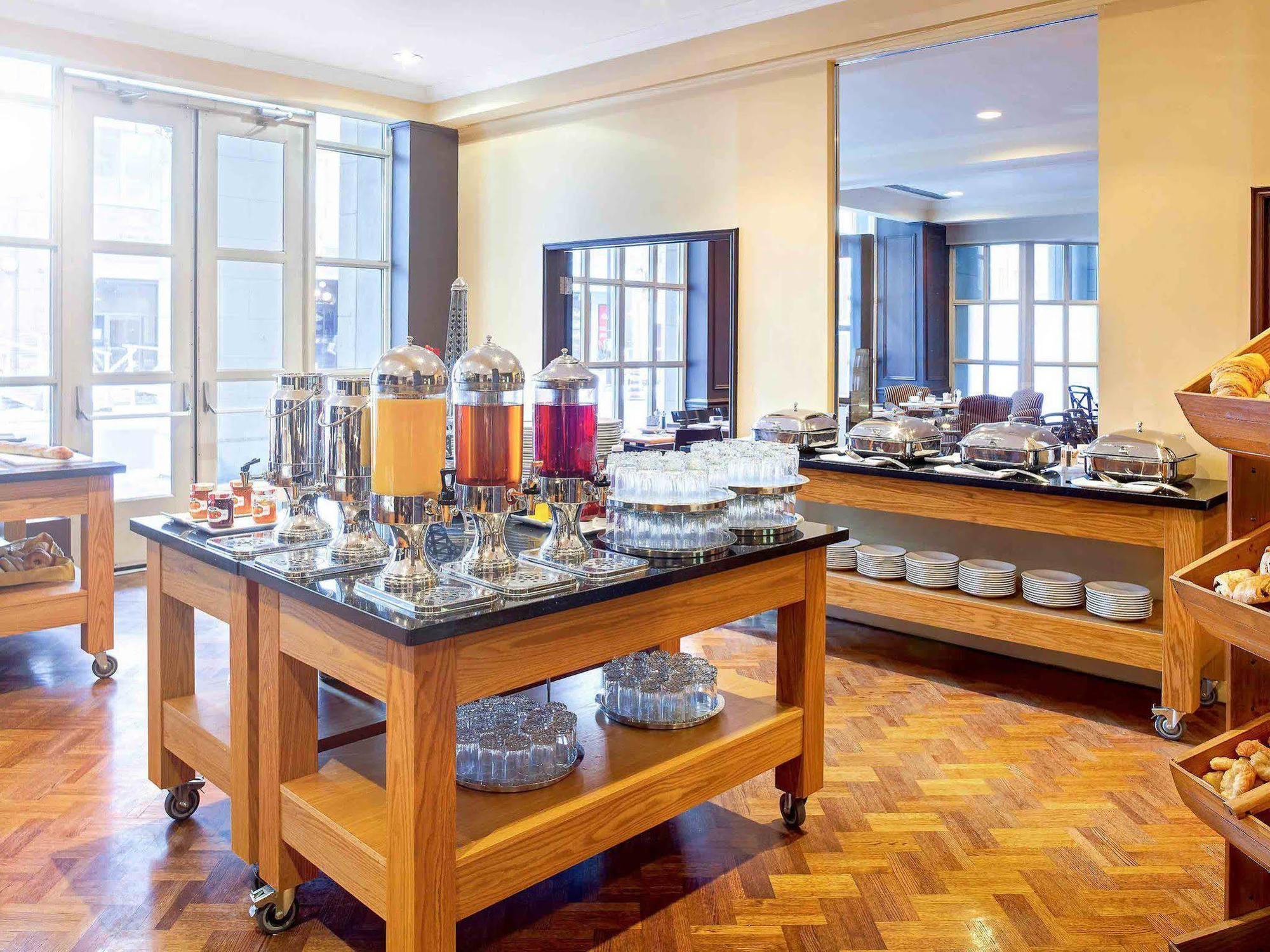 The Novotel Centre 4* Toronto
