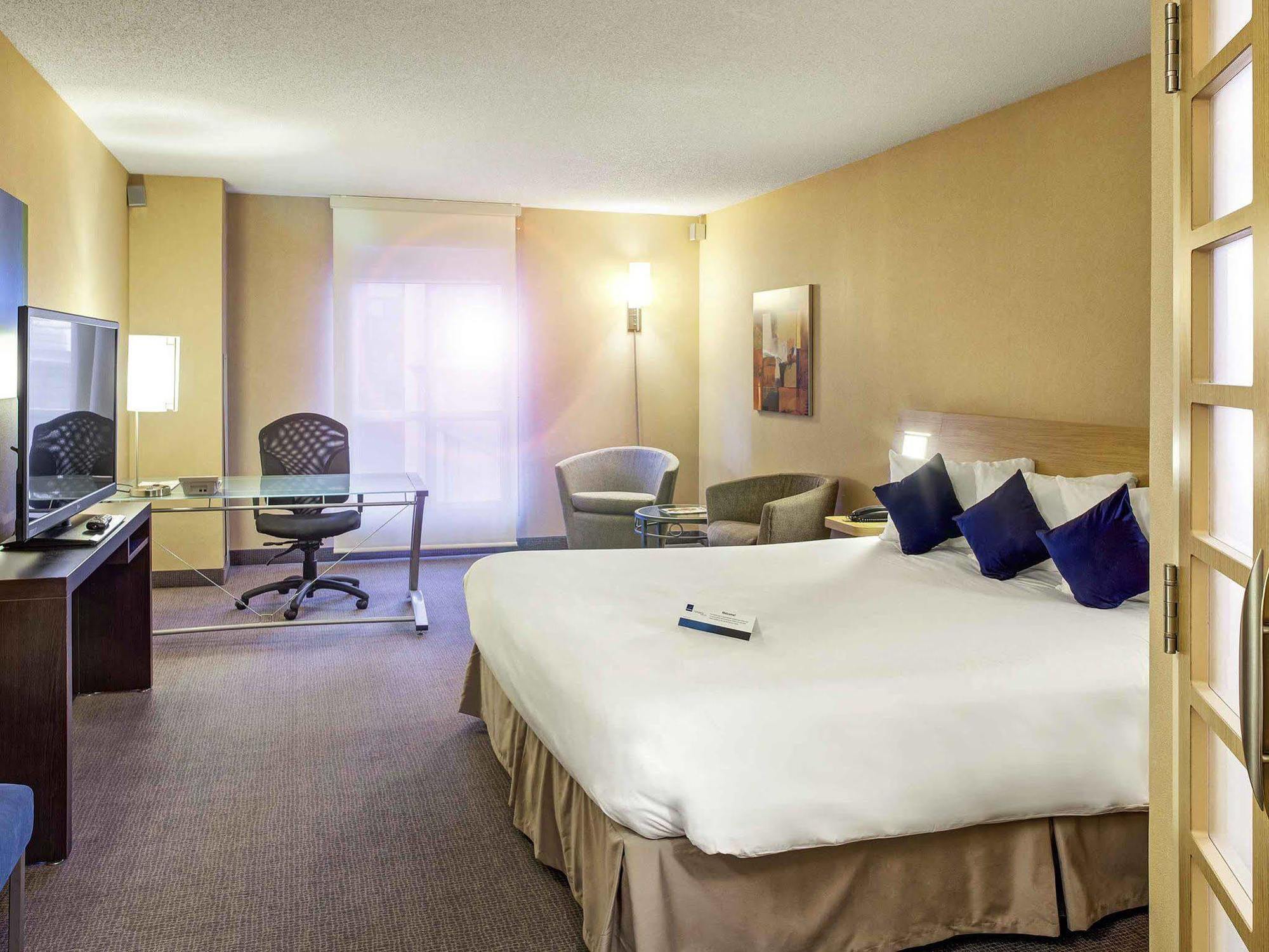 The Novotel Centre Toronto