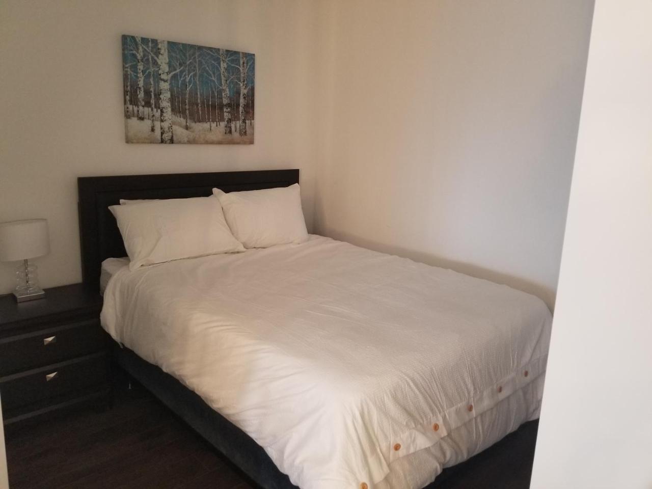 Furnished At Yonge & Eglinton By Canvas Apartment *