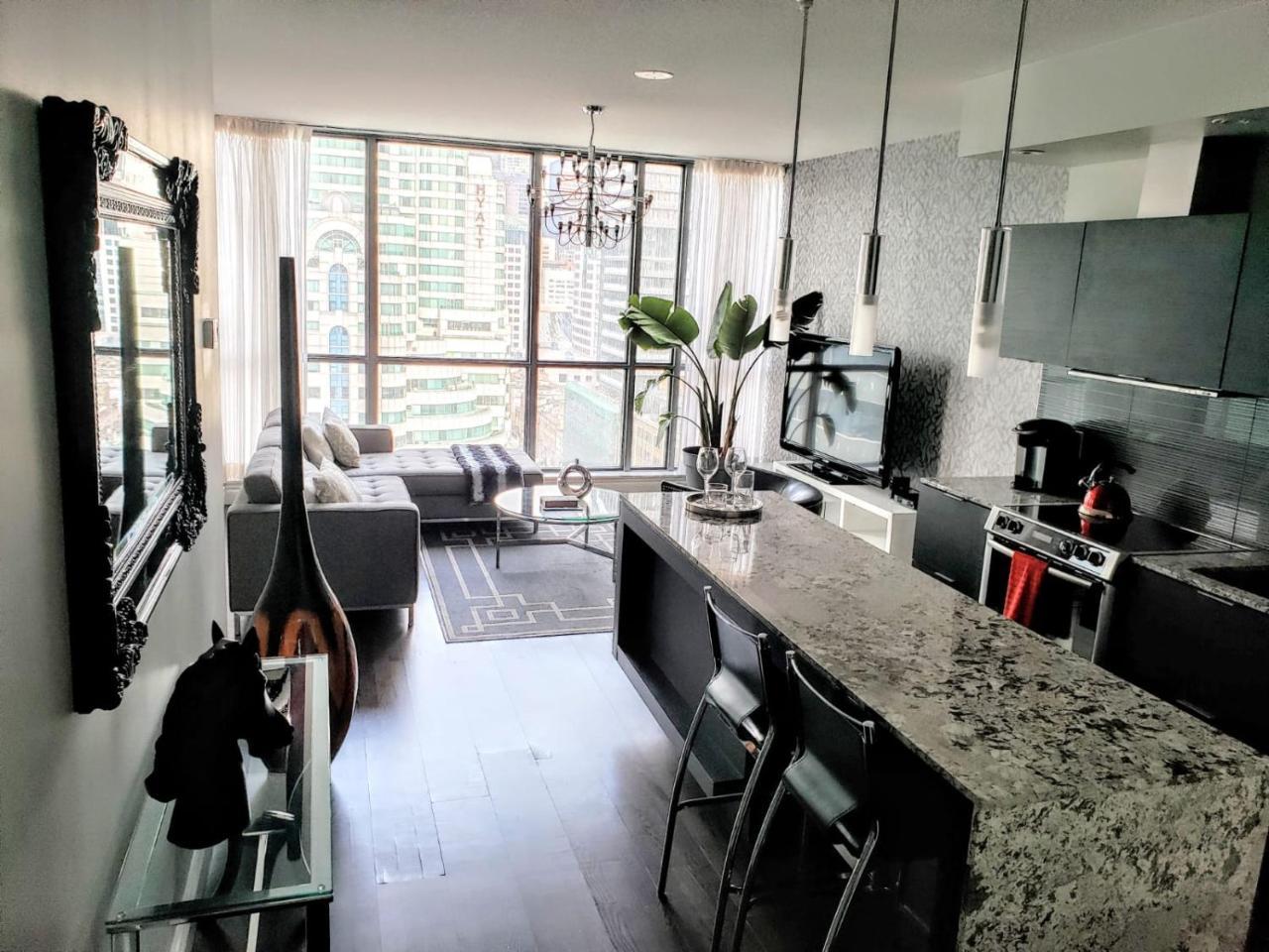 Executive On King Street Apartment *