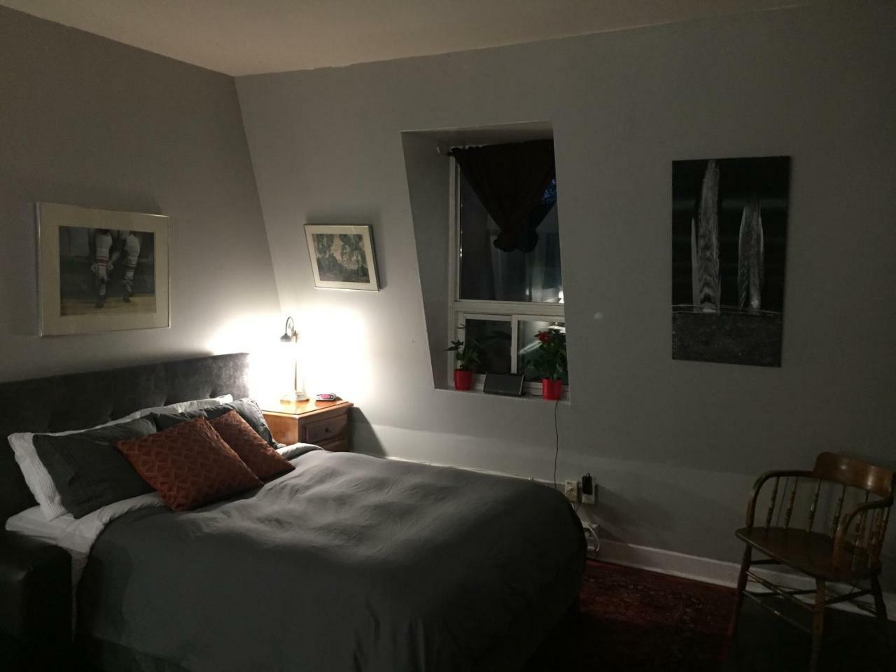 Apartment Cabbagetown Bachelor Toronto