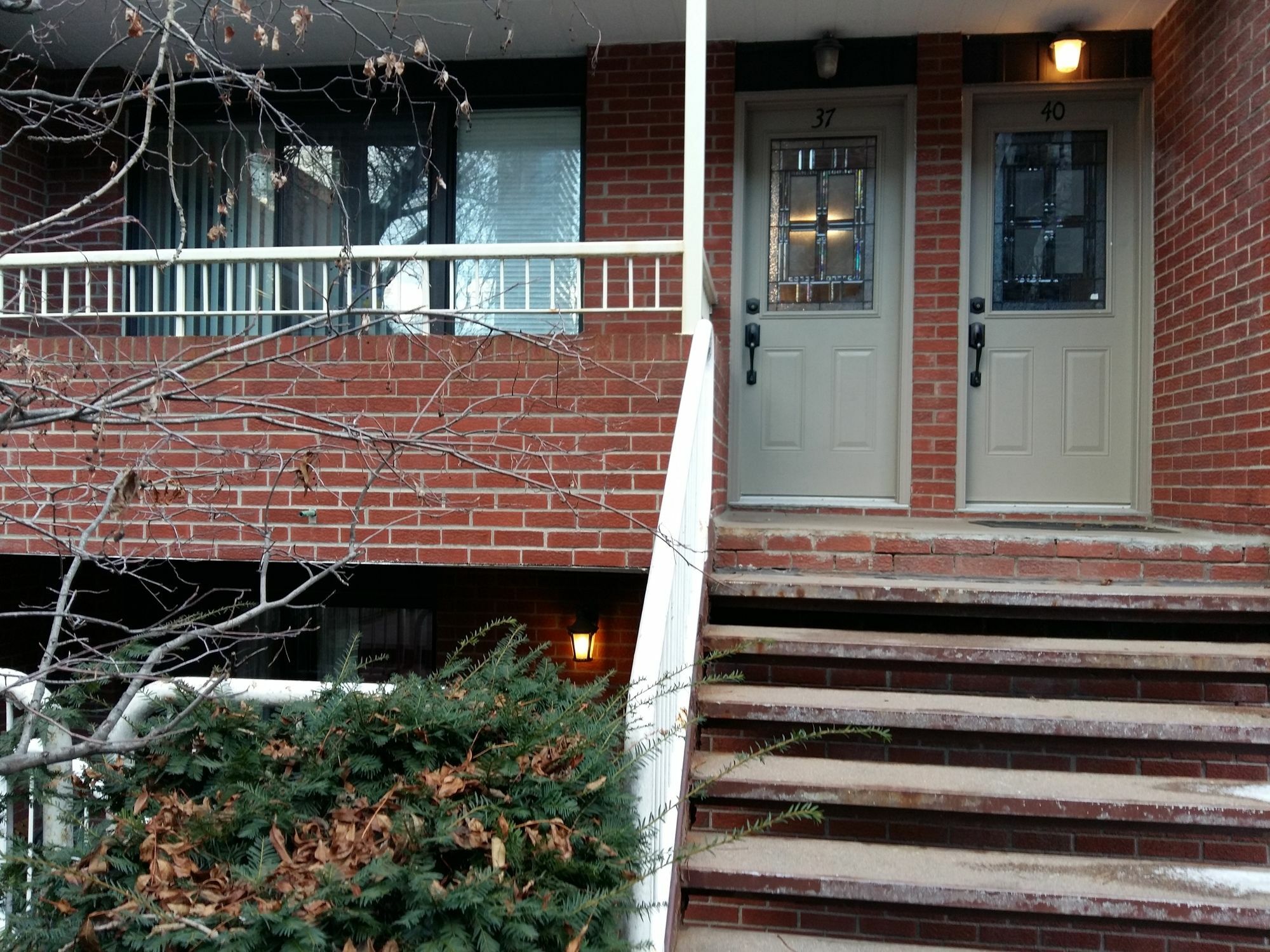 Furnished Living- Pembroke Apartment *