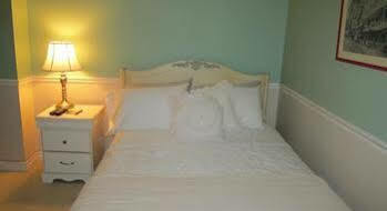 Elegant Cabbagetown Hotel Toronto