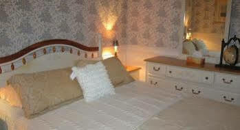 Elegant Cabbagetown Hotel Toronto
