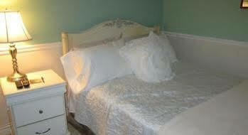 Elegant Cabbagetown Hotel Toronto