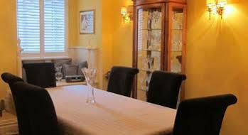 Elegant Cabbagetown Hotel 3*