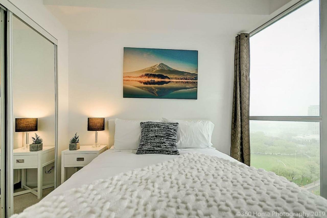 30 Off View Heart Of Downtown Toronto