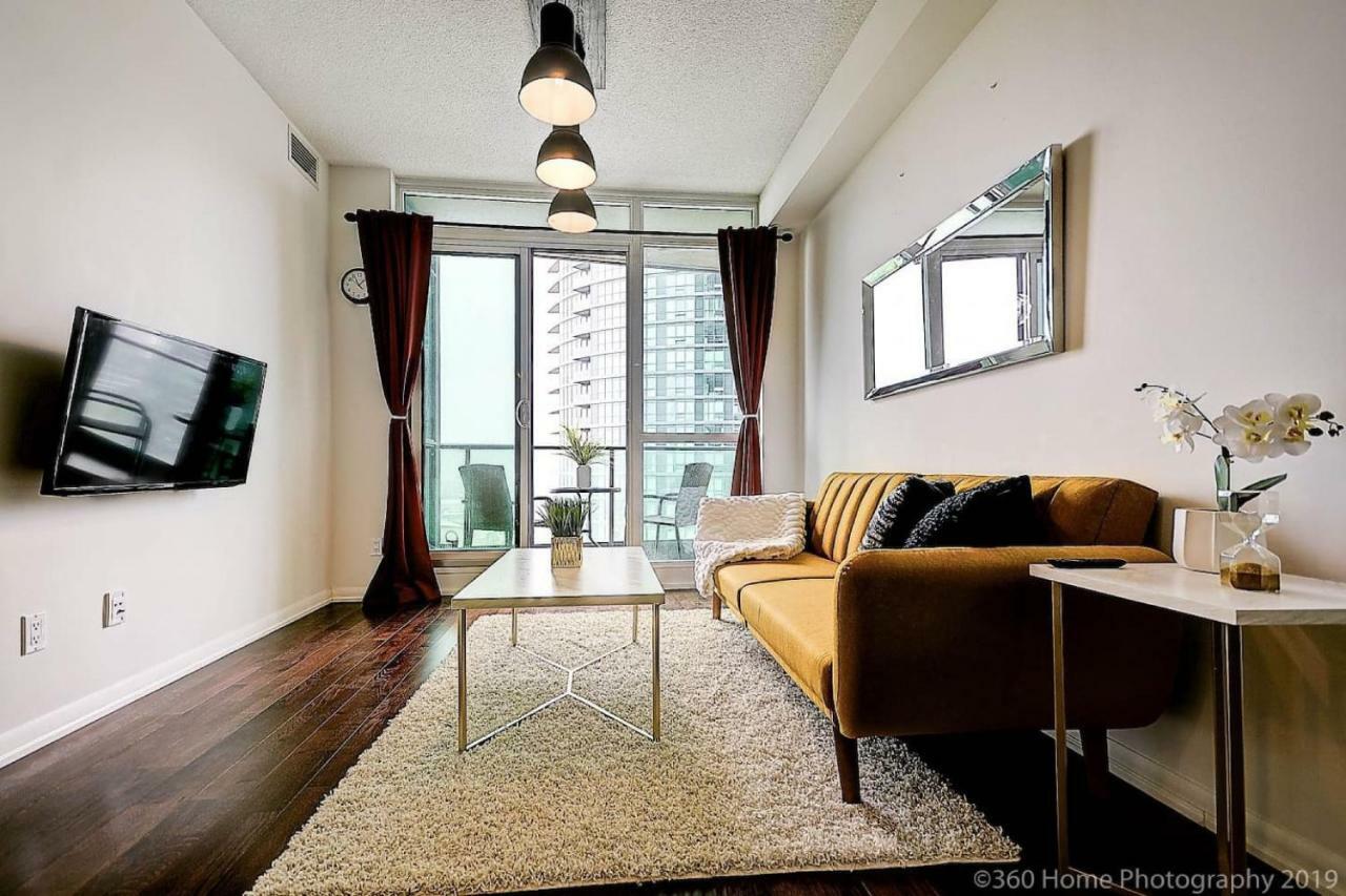 30 Off View Heart Of Downtown