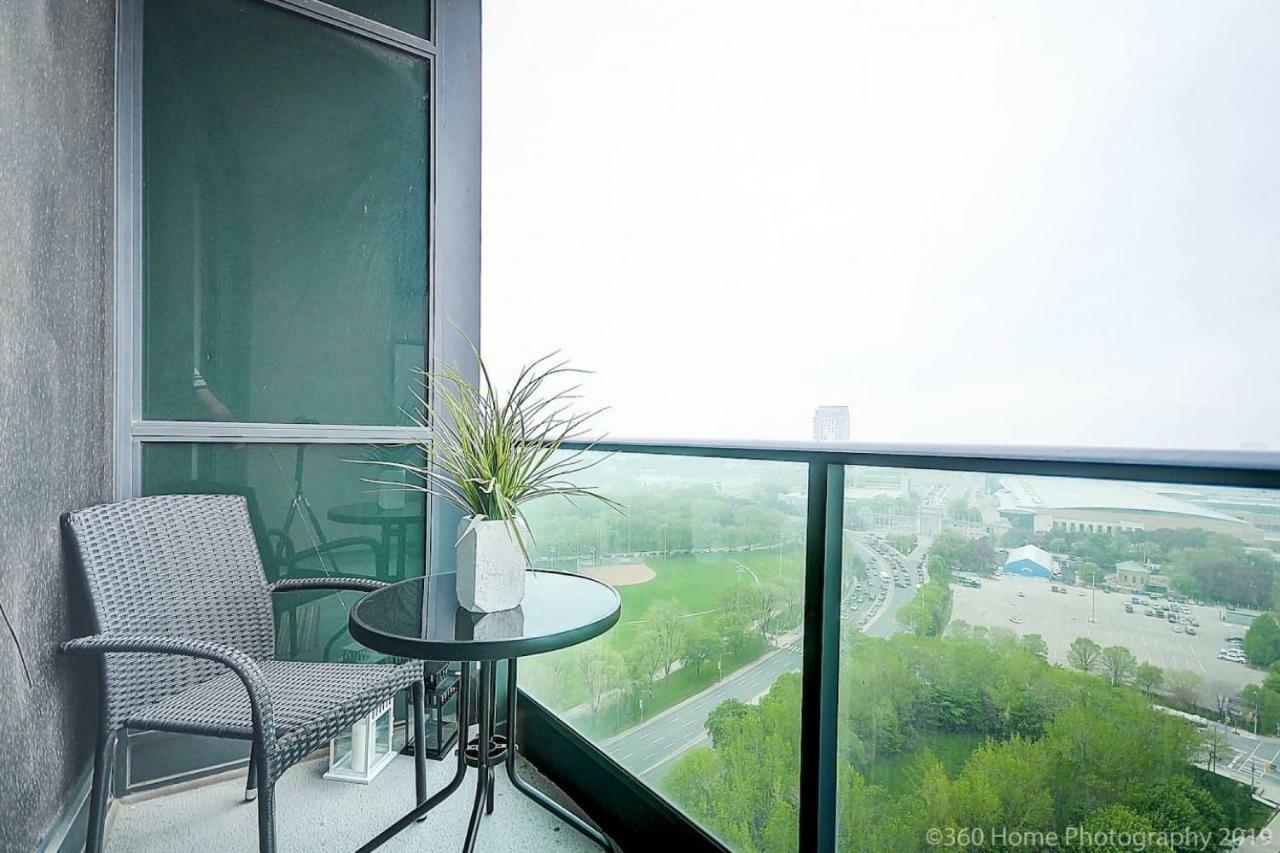 30 Off View Heart Of Downtown Apartment