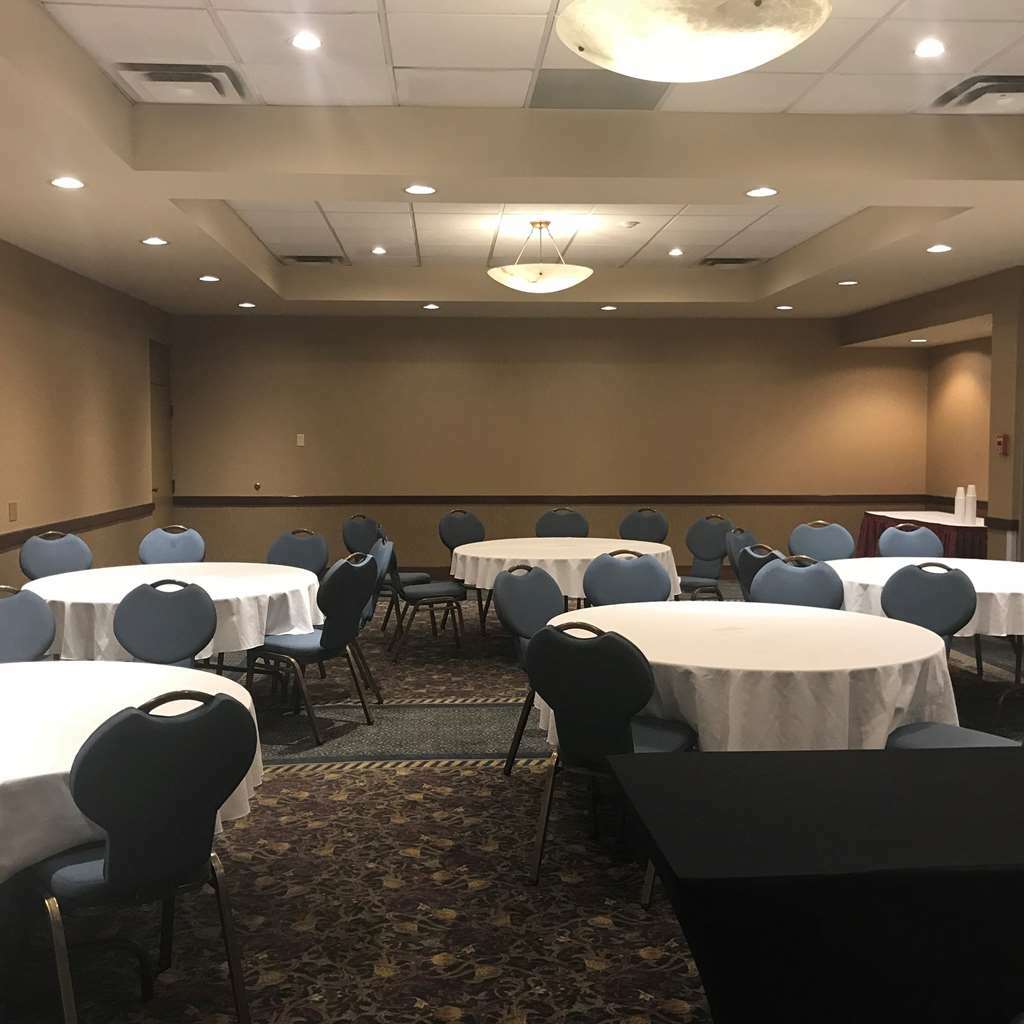Radisson East 3* Toronto