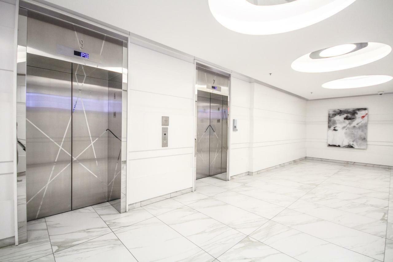 Apartment Sarkar - Entertainment District Toronto
