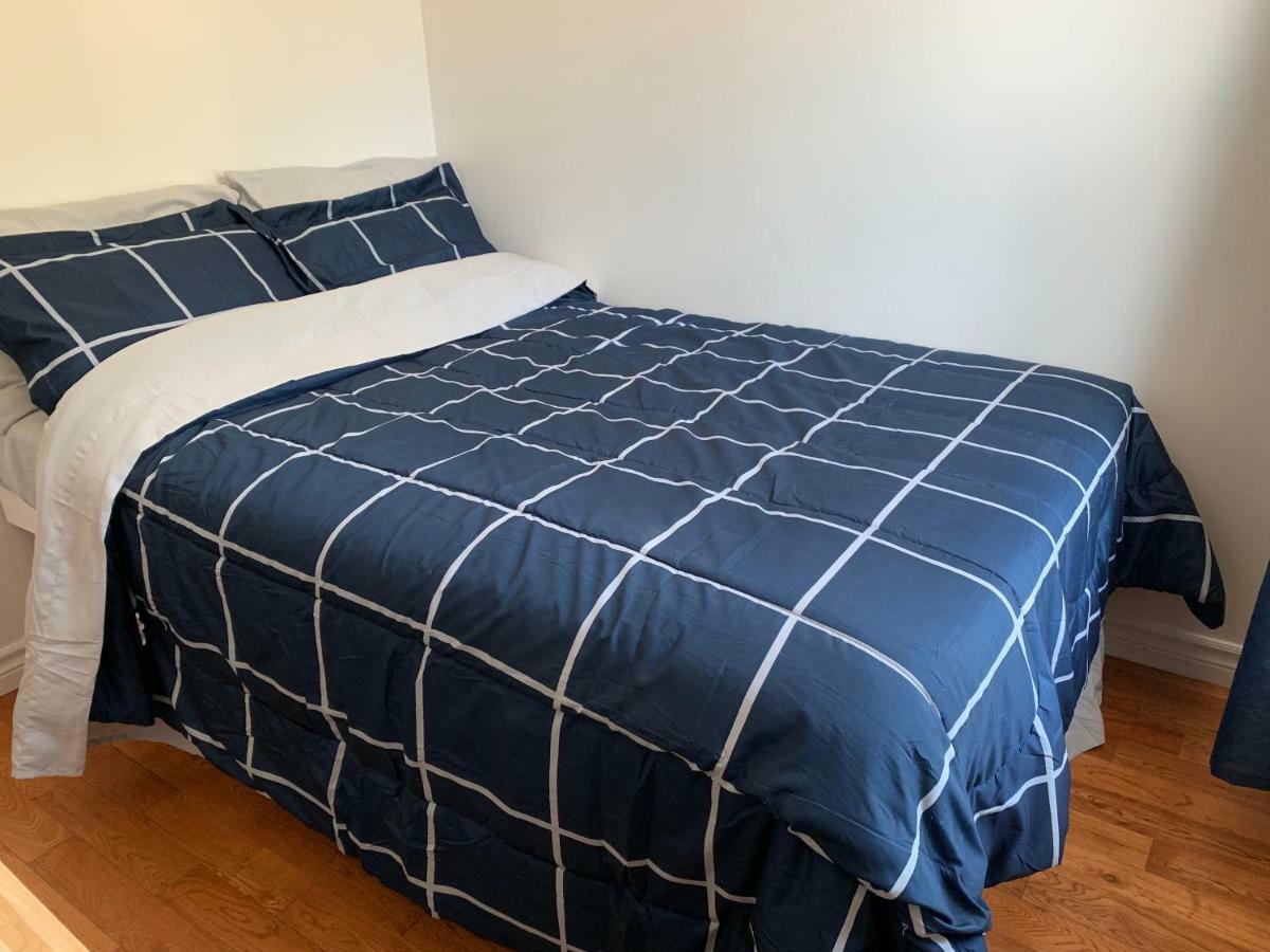 Dundas Guest house 2*