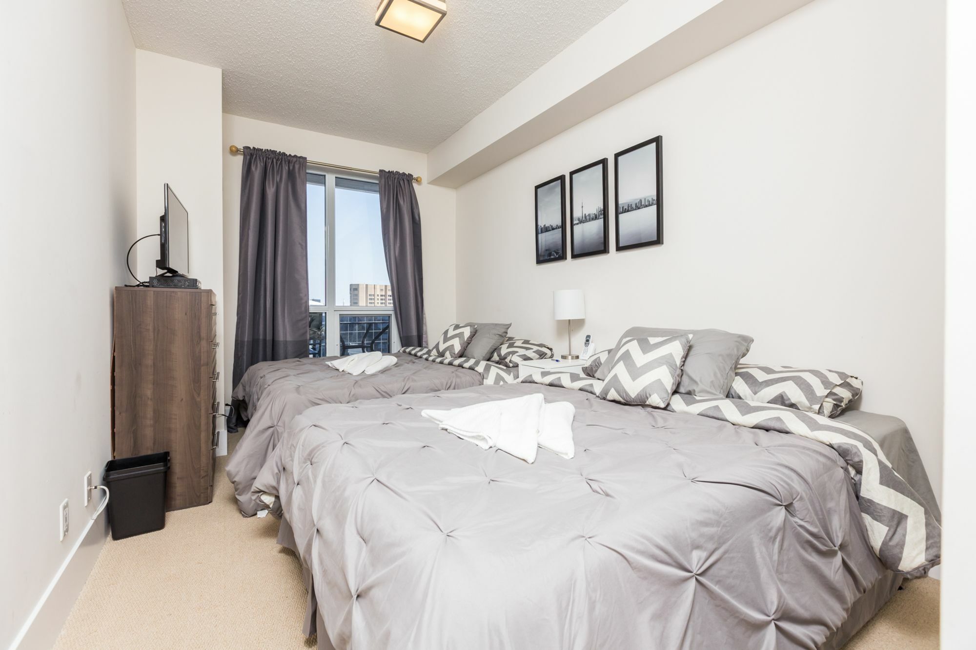 Applewood - Convention Centre & Blue Jays Apartment *