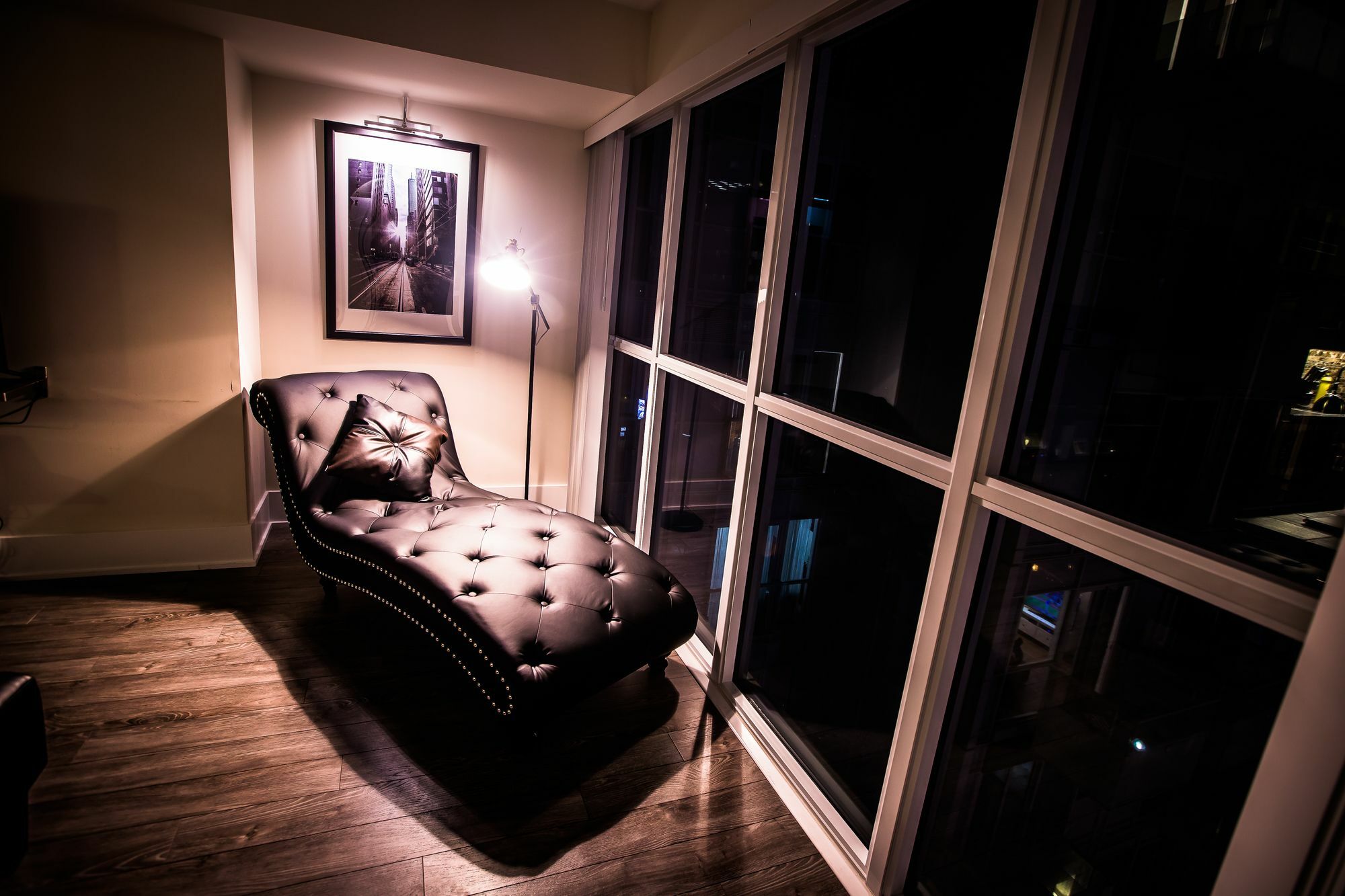 Applewood - Front Street West 3*