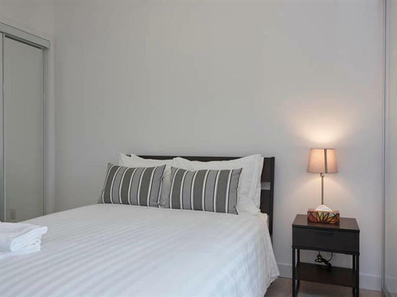 Condo Downtown, Cn Tower, Financial District *