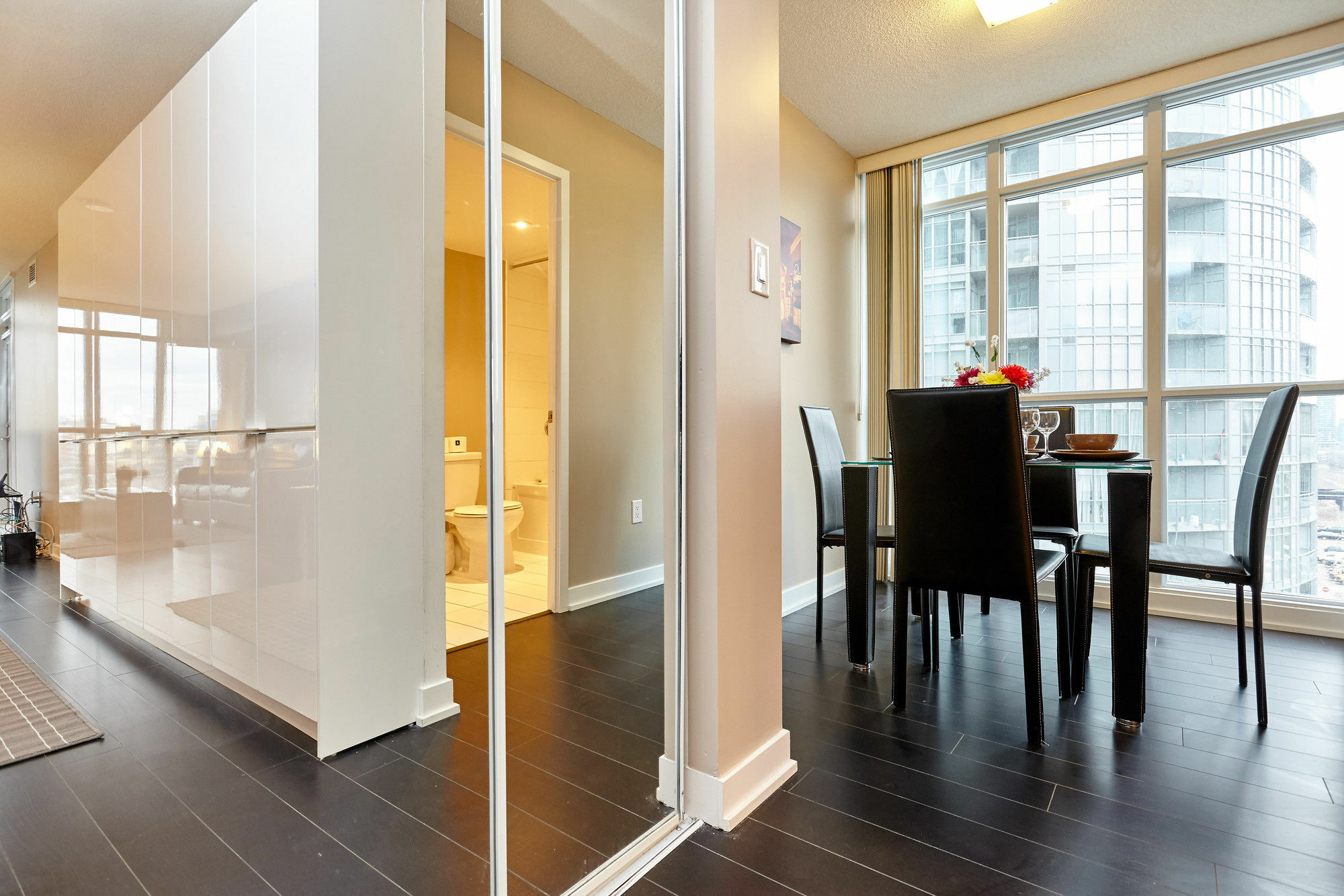 Atlas Furnished Apartments- Iceboat Terrace 3* Toronto