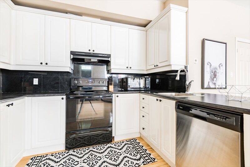 Bright 3br In Church Yonge Corridor By Sonder Apartment