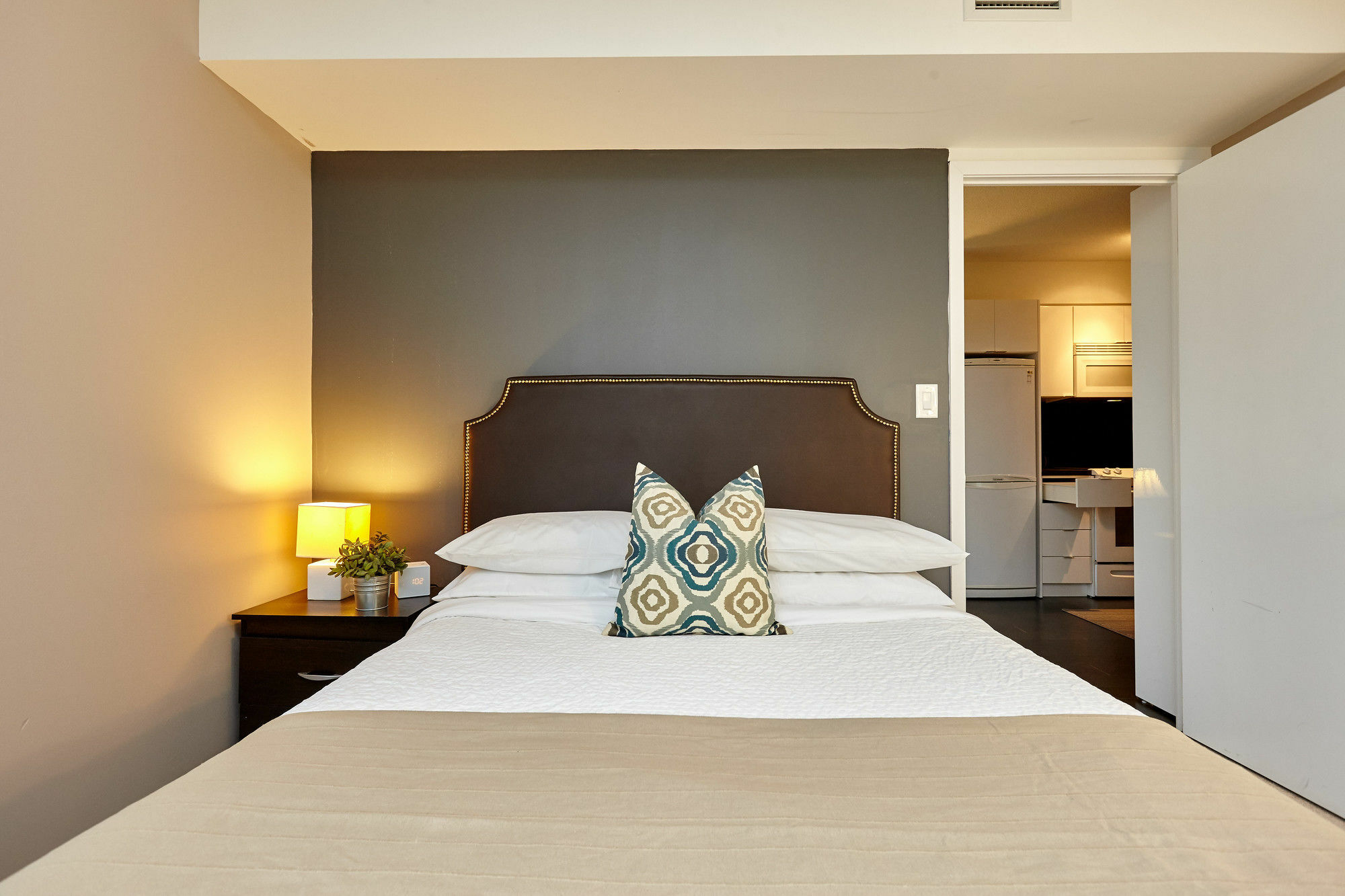Atlas Furnished Apartments- Iceboat Terrace Inn 3*