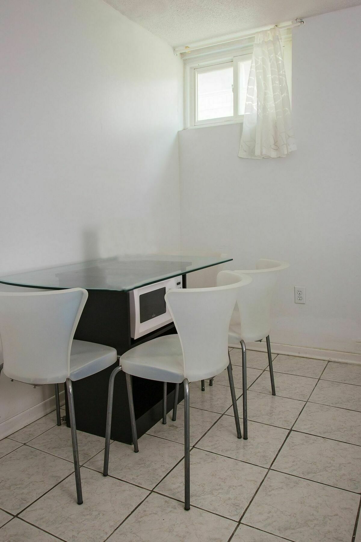 Gasthof Charlton Suites Guest House
