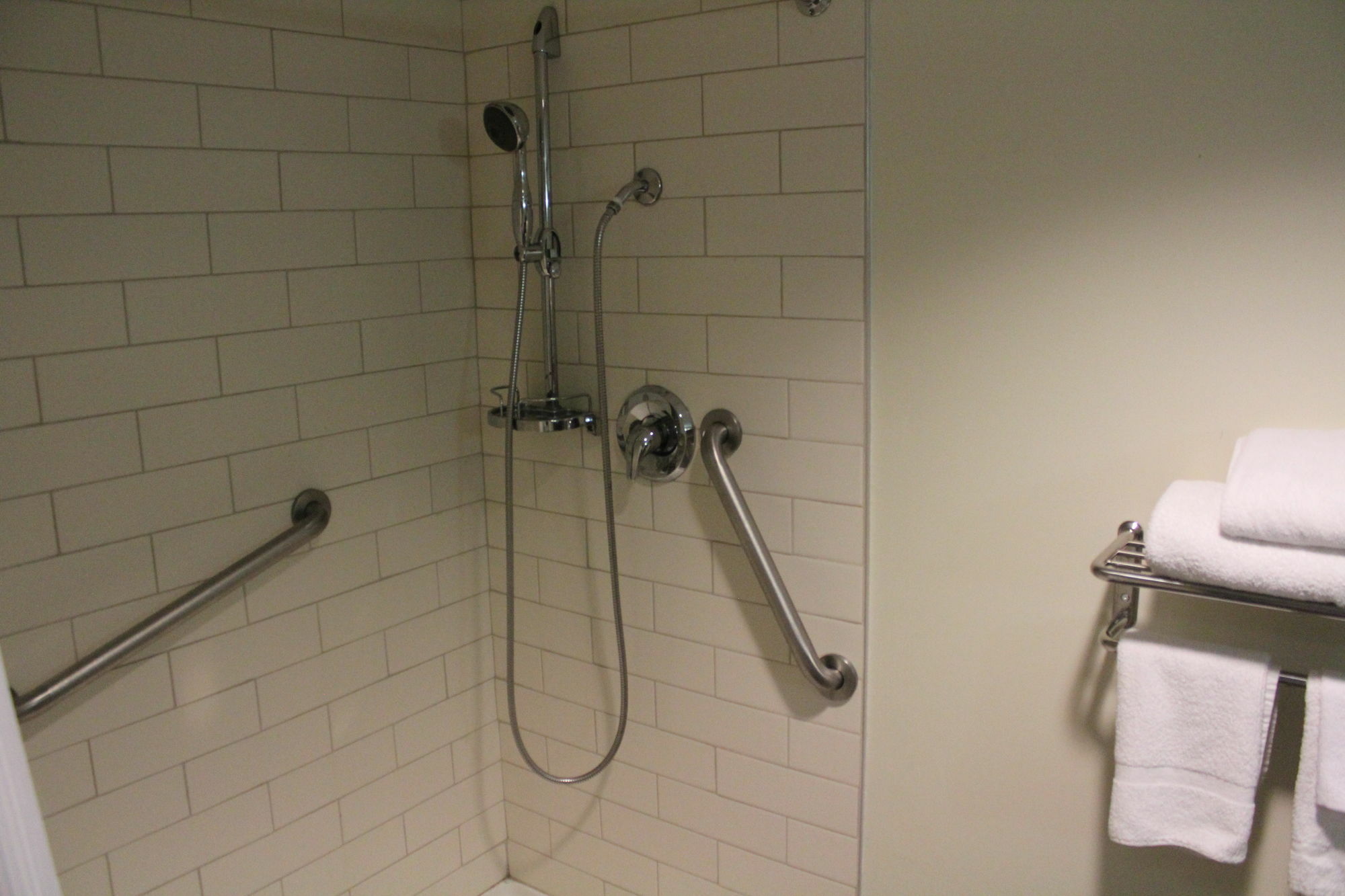 Edward North York Hotel 3*