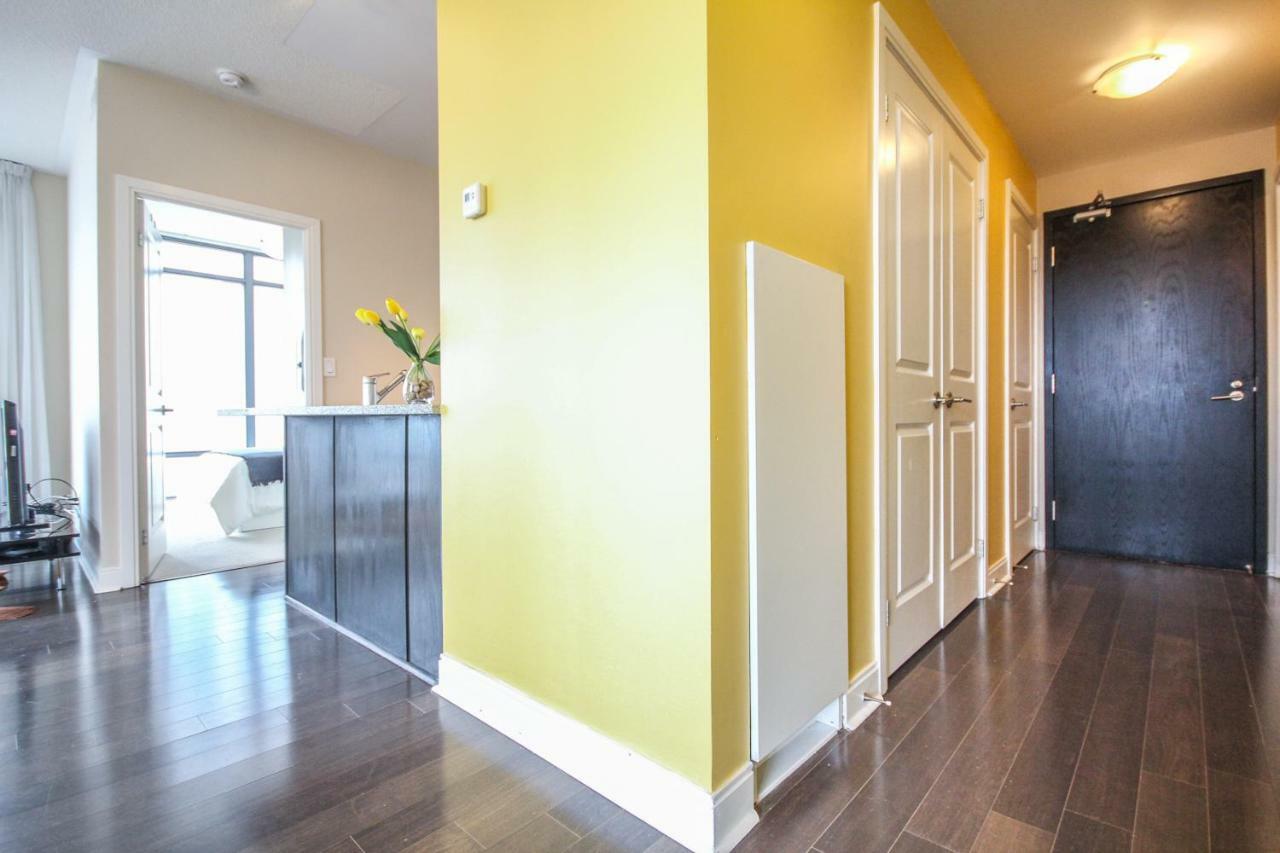 Sarkar Suites - Yorkville Apartment *