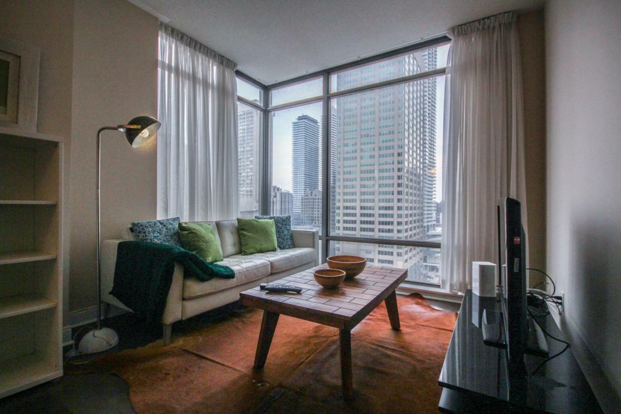 Sarkar Suites - Yorkville Apartment