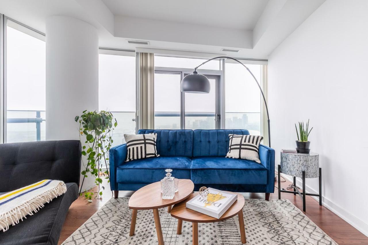 Luxury Corner - Entertainment District * Toronto