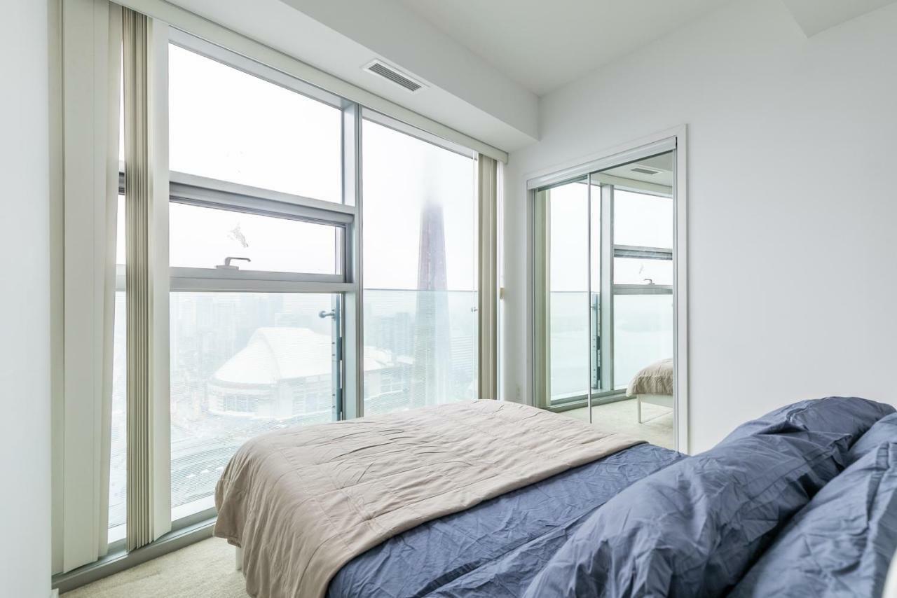 Luxury Corner - Entertainment District Toronto