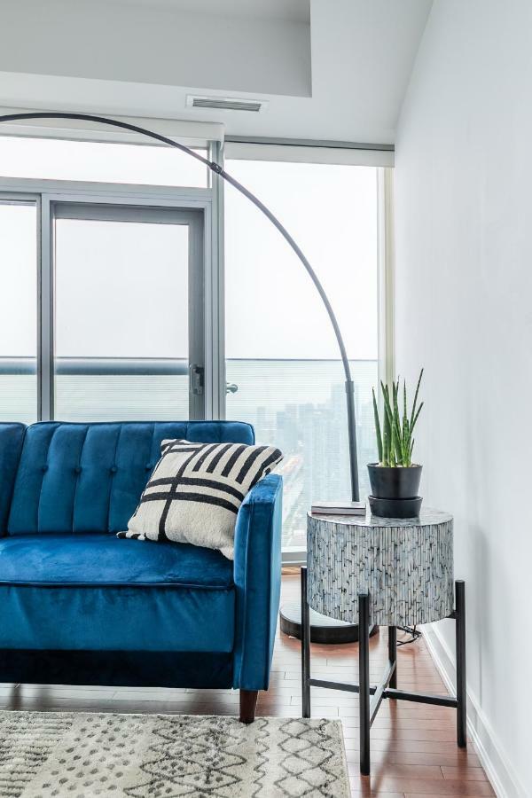 Luxury Corner - Entertainment District Toronto