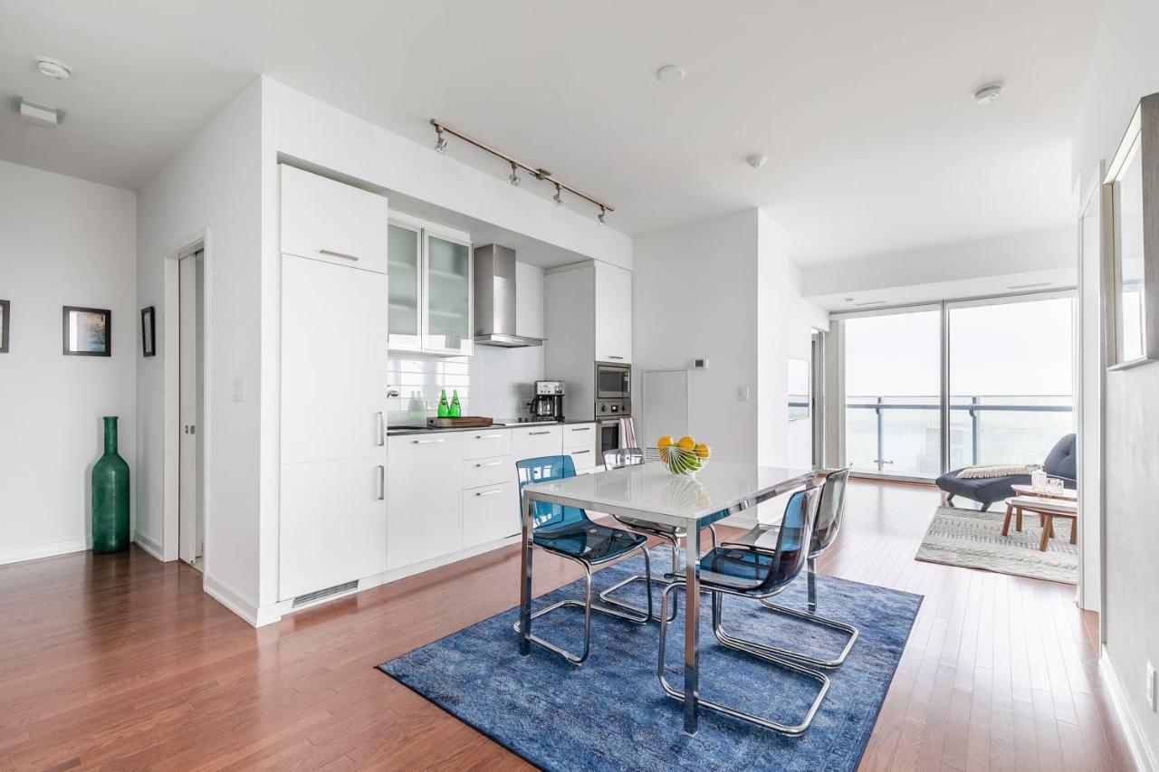 Luxury Corner - Entertainment District * Toronto