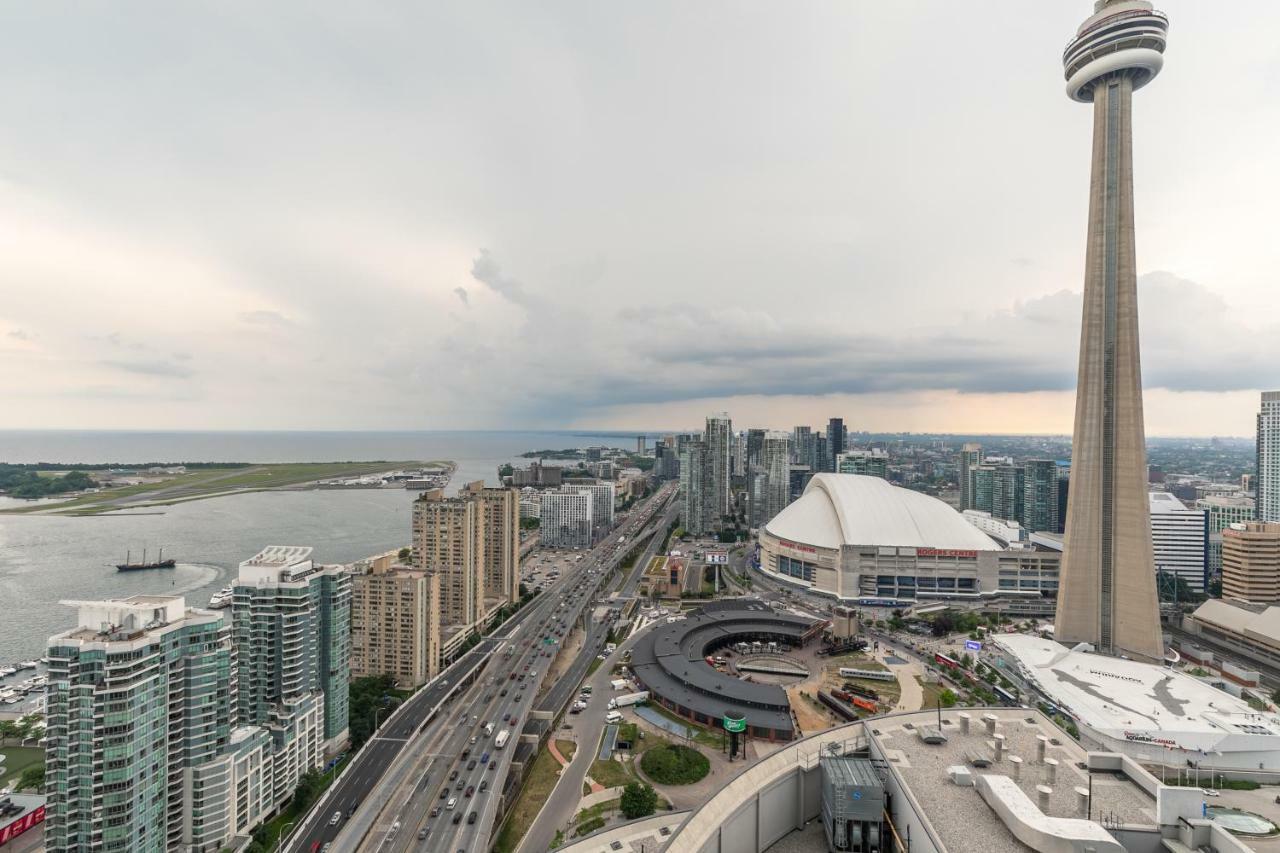 Luxury Corner - Entertainment District * Toronto
