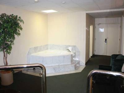 Hotel Plaza Airport 3*