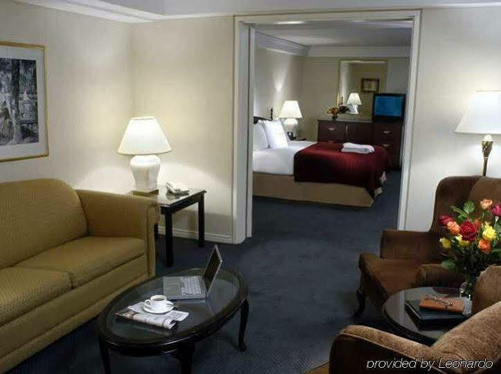 Delta By Marriott Airport & Conference Centre 4*
