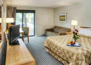 Hotel Comfort North Toronto