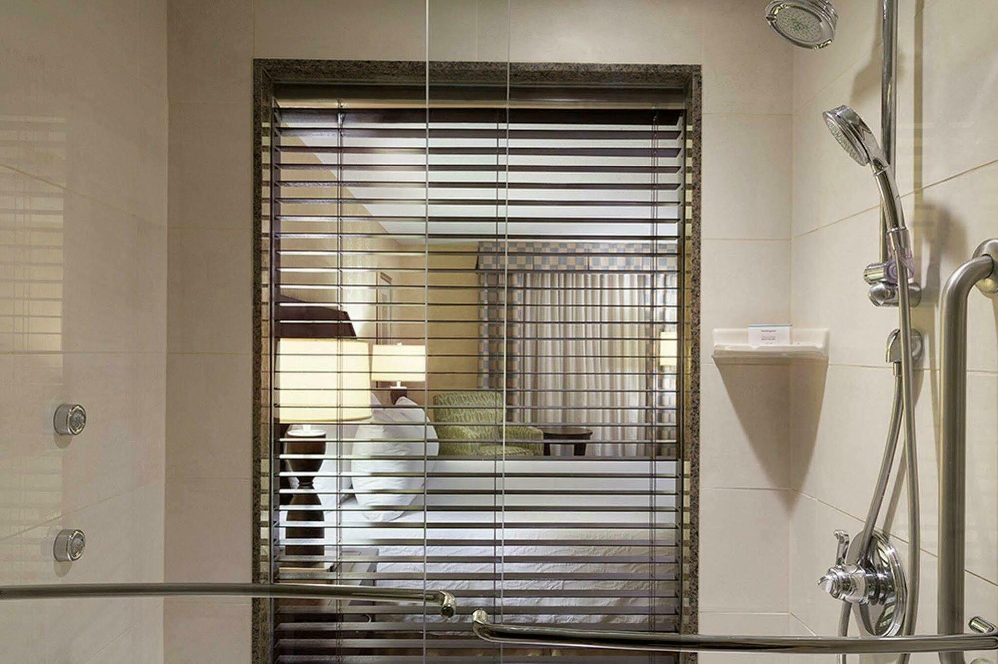 Revery Downtown, Curio Collection By Hilton Hotel