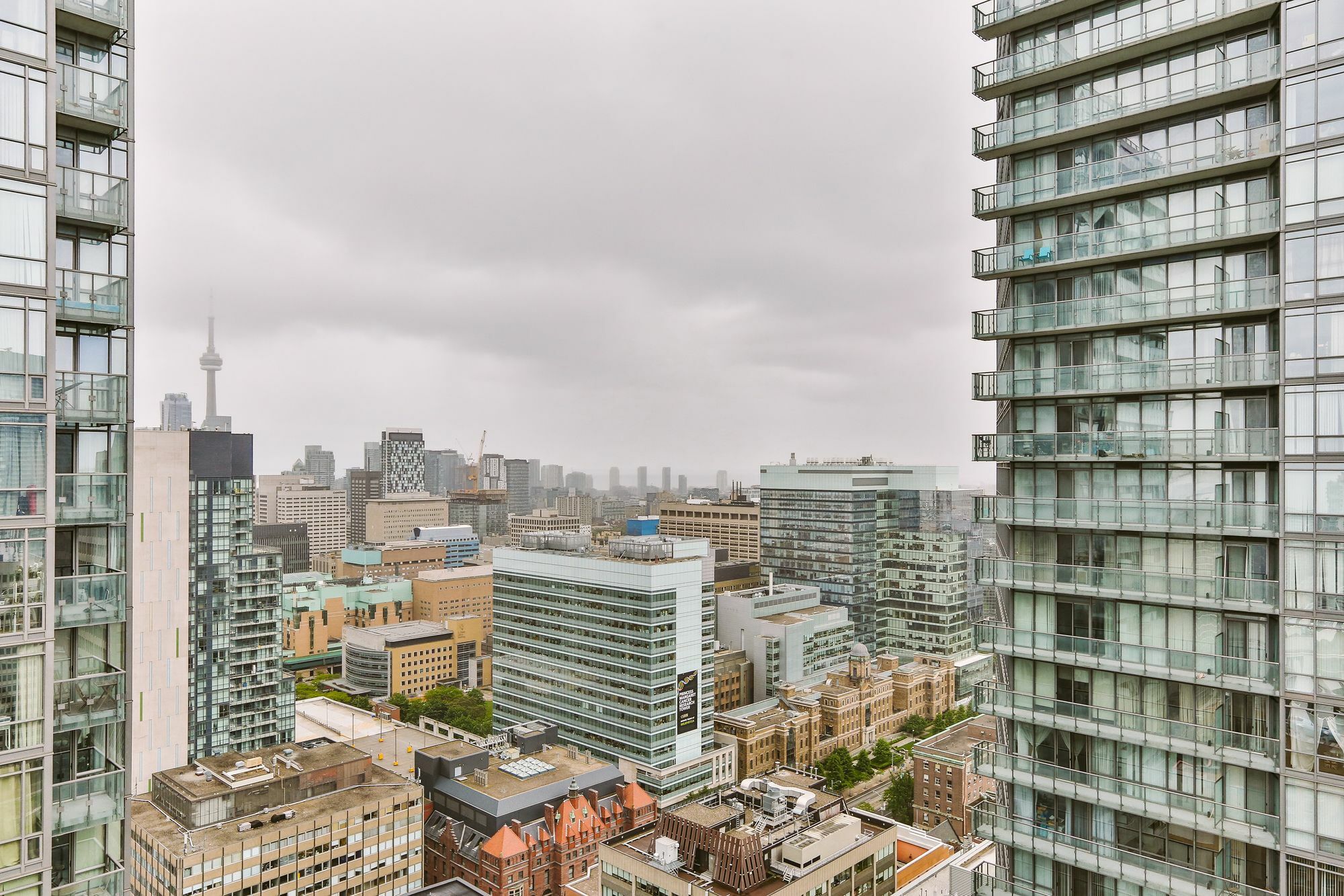 Hotel Quickstay - Luxury Sub-penthouse On Bay St. 4*