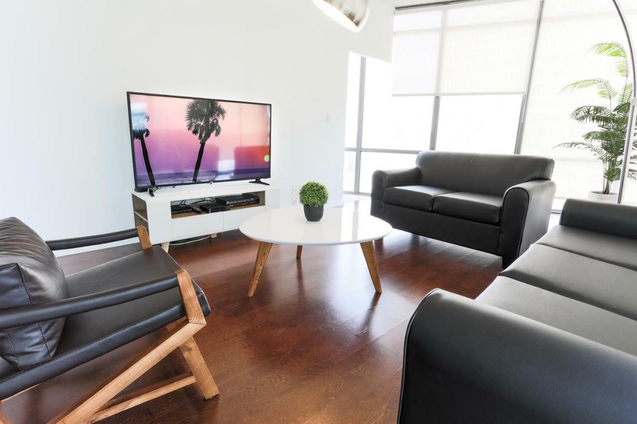 Altitude Suites Bay Street - Holiday Bonus - Free Parking Aparthotel *